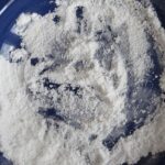 Bicarbonato utilizzato nel giardino per risolvere problemi di piante e terreno.